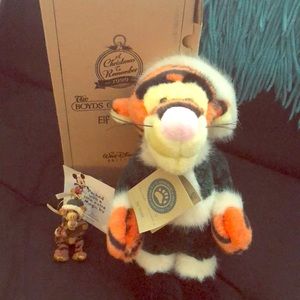 LN Walt Disney Gallery & Boyds Bear ELF TIGGER ❄️